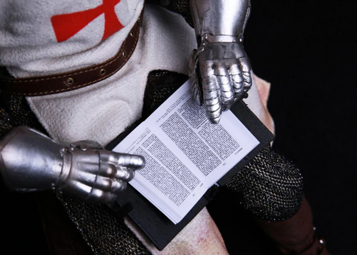 Accesorio Biblia para figuras escala 1/6  - Image 8
