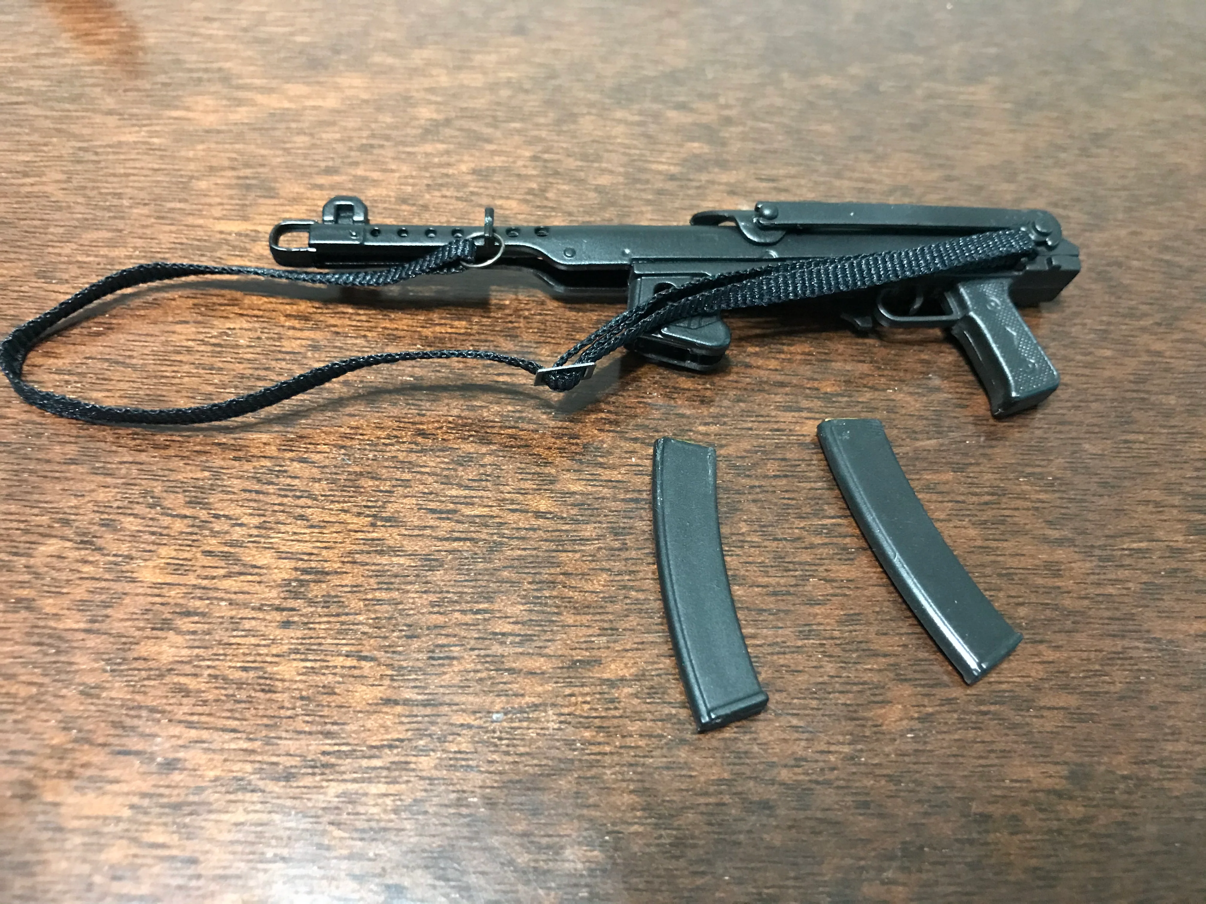 [EN STOCK] Accesorio Metralleta alemana (subfusil) marca custom escala 1/6 - Image 3
