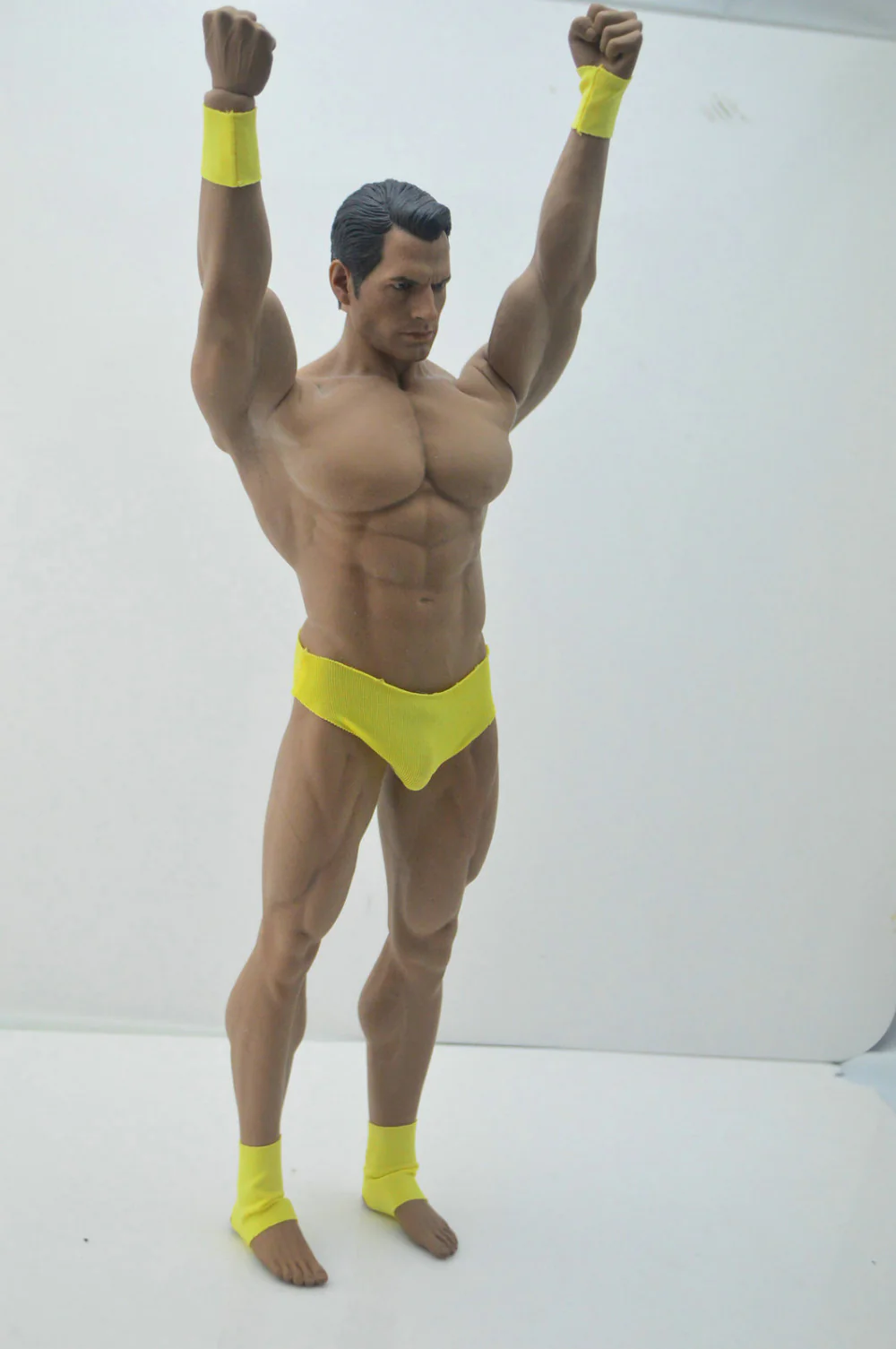 Figura Henry con cuerpo musculoso marca Phicen TBLeague M34 escala 1/6 - Image 12