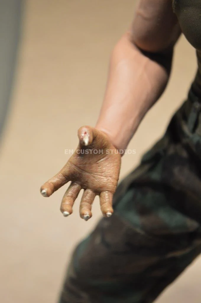 Figura Wolfman Brother con Uniforme Militar marca EM Custom Studios escala 1/6 - Image 6