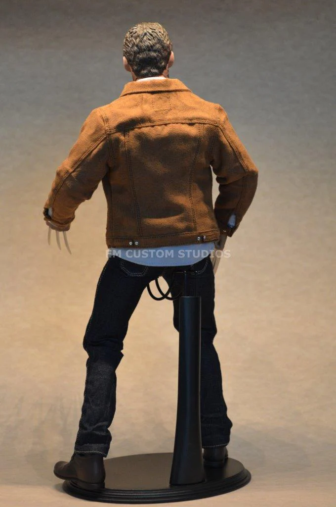 Figura Wolfman con traje casual y comic escala 1/6 - Image 6