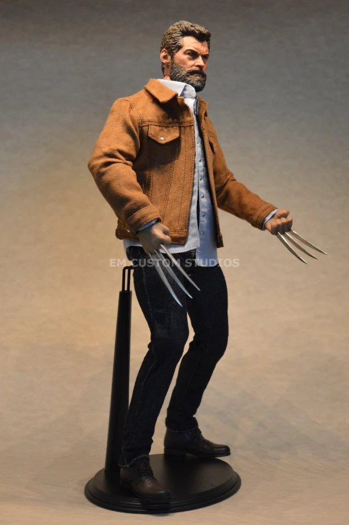 Figura Wolfman con traje casual y comic escala 1/6 - Image 7