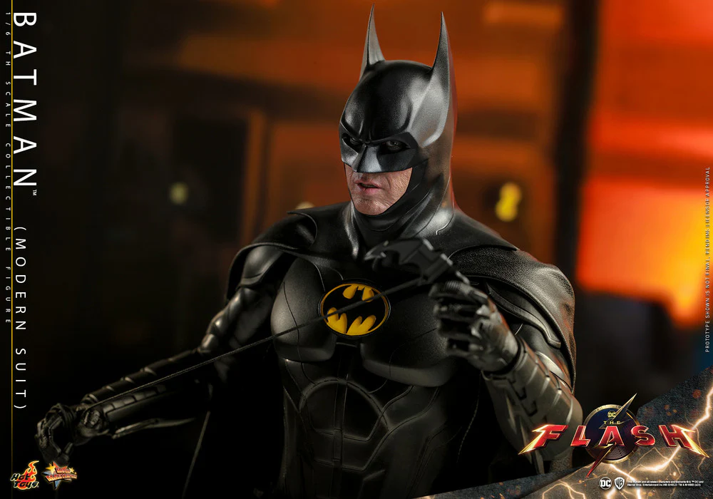 Pedido Figura BATMAN (Modern Suit) - The Flash marca Hot Toys MMS712 escala 1/6 - Image 12