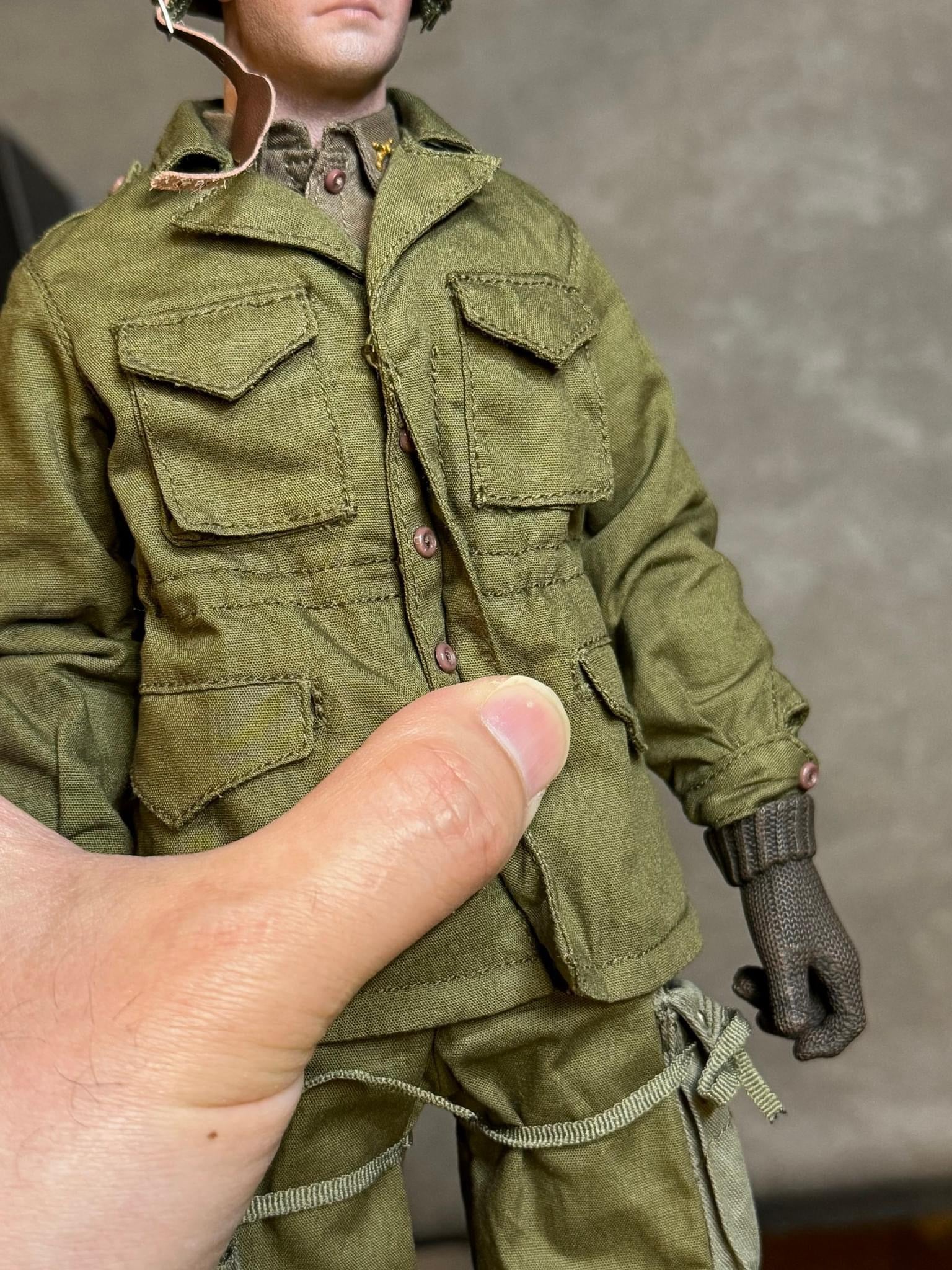 Pedido Figura Lieutenant “Buck” (Jumper Uniform) - US Paratrooper marca Facepoolfigure FP-012B escala 1/6 - Image 9
