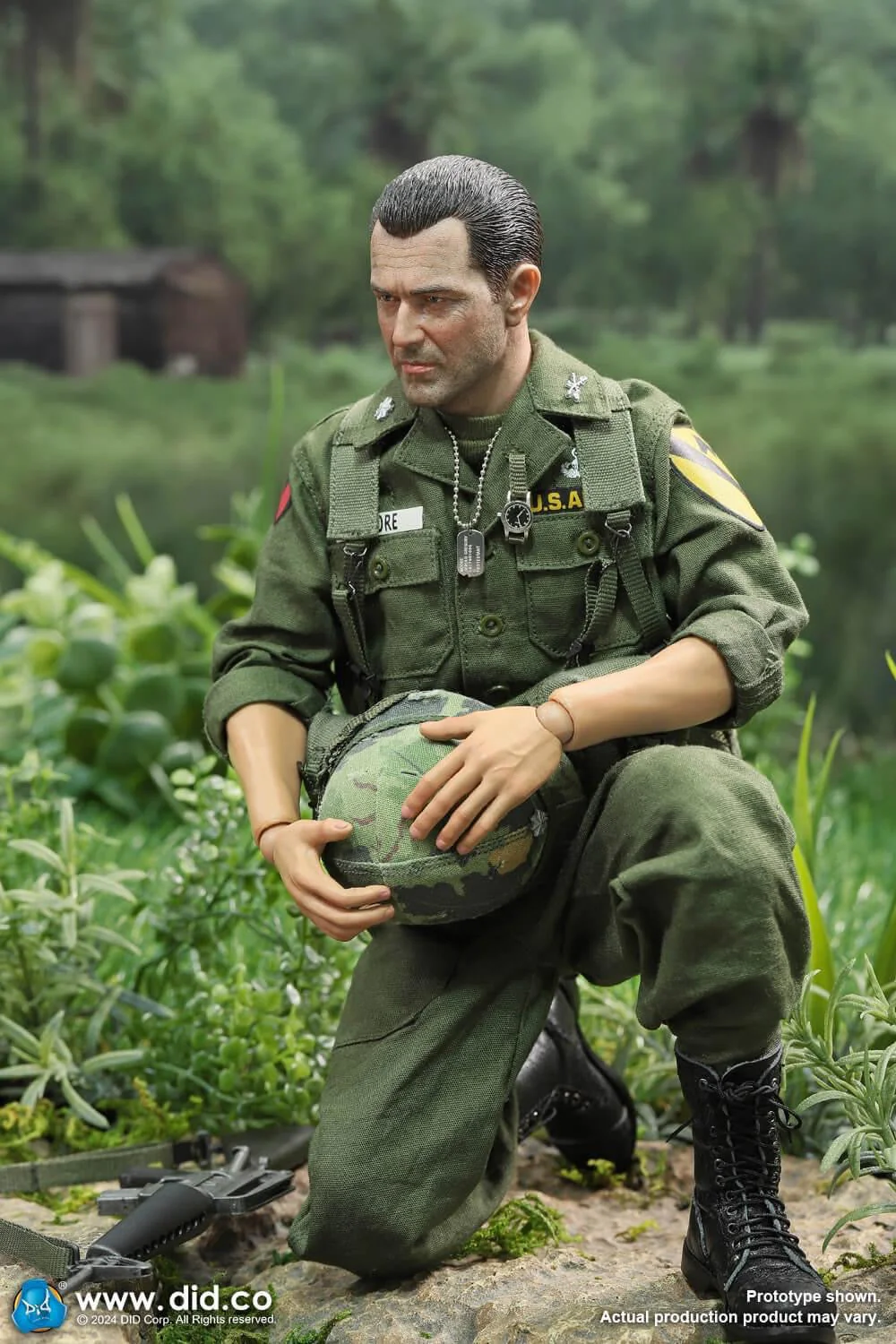 Pedido Figura U.S. Army Lt. Colonel Moore - Vietnam War marca DID V80174 escala 1/6 - Image 32