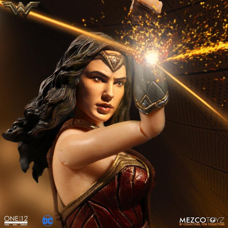 Pedido Figura Wonder Woman - DC - One:12 Collective marca Mezco Toyz escala pequeña 1/12 - Image 4