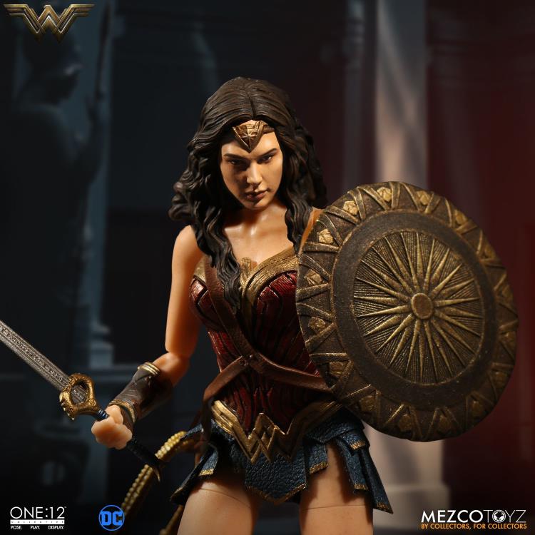Pedido Figura Wonder Woman - DC - One:12 Collective marca Mezco Toyz escala pequeña 1/12 - Image 6