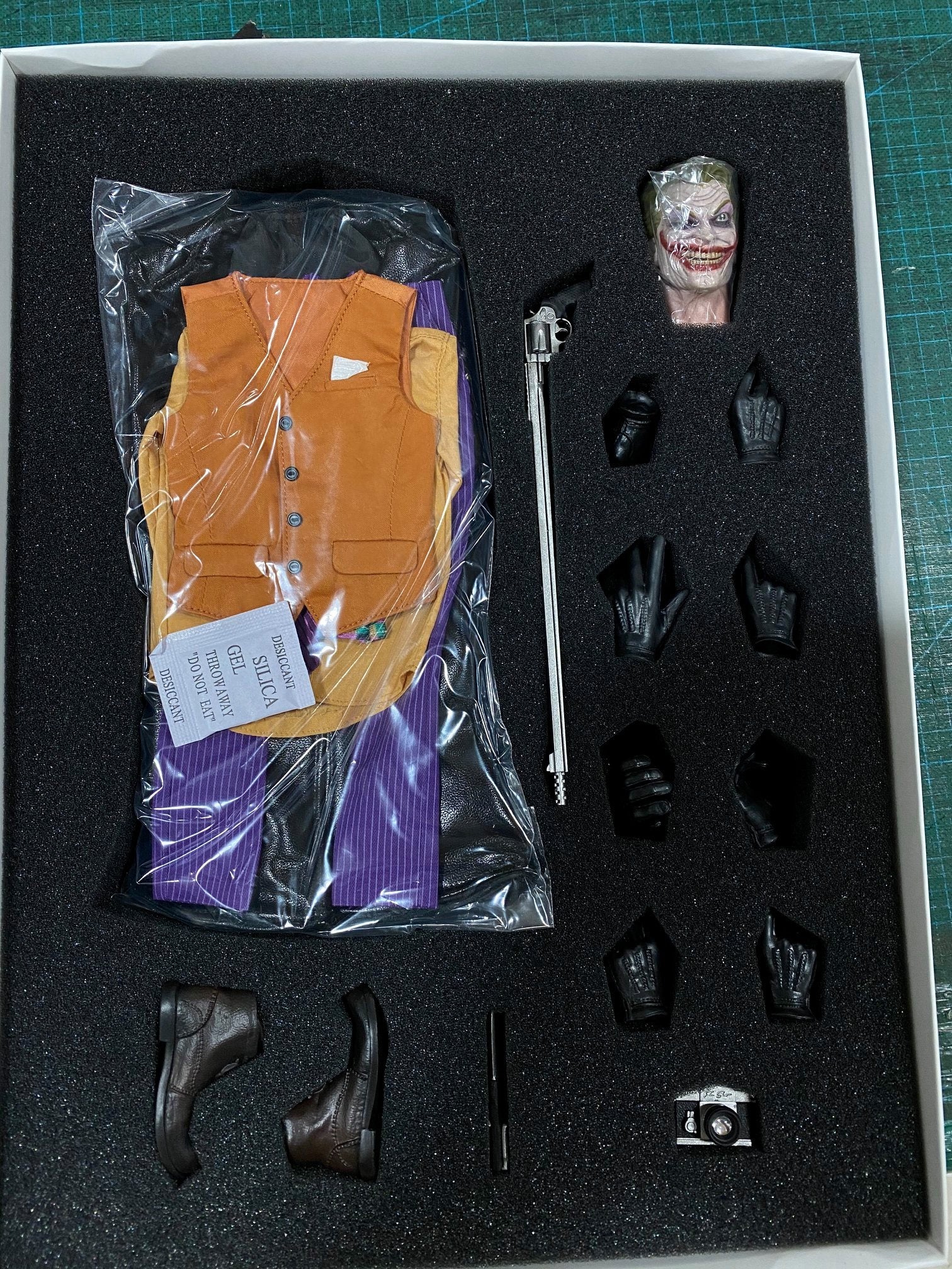Pedido Set de Ropa Maniac marca Daftoys F01 escala 1/6 - Image 12